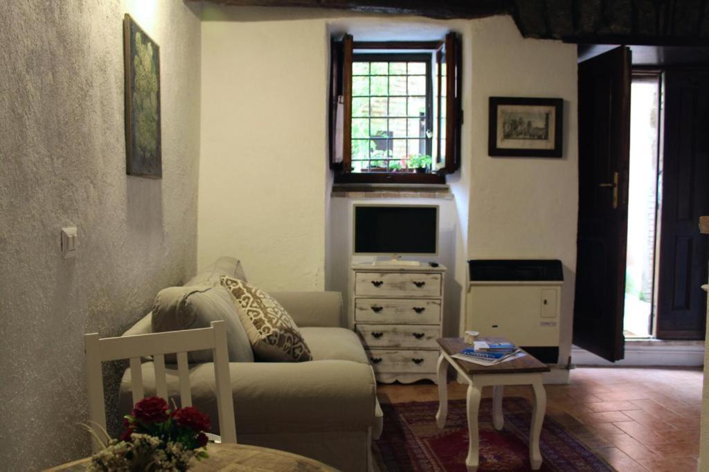 Torre Iolanda Bed and Breakfast Campagnano Di Roma Eksteriør billede